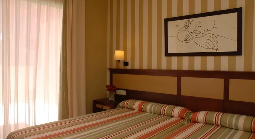 Holiday World Resort Benalmádena 4*,