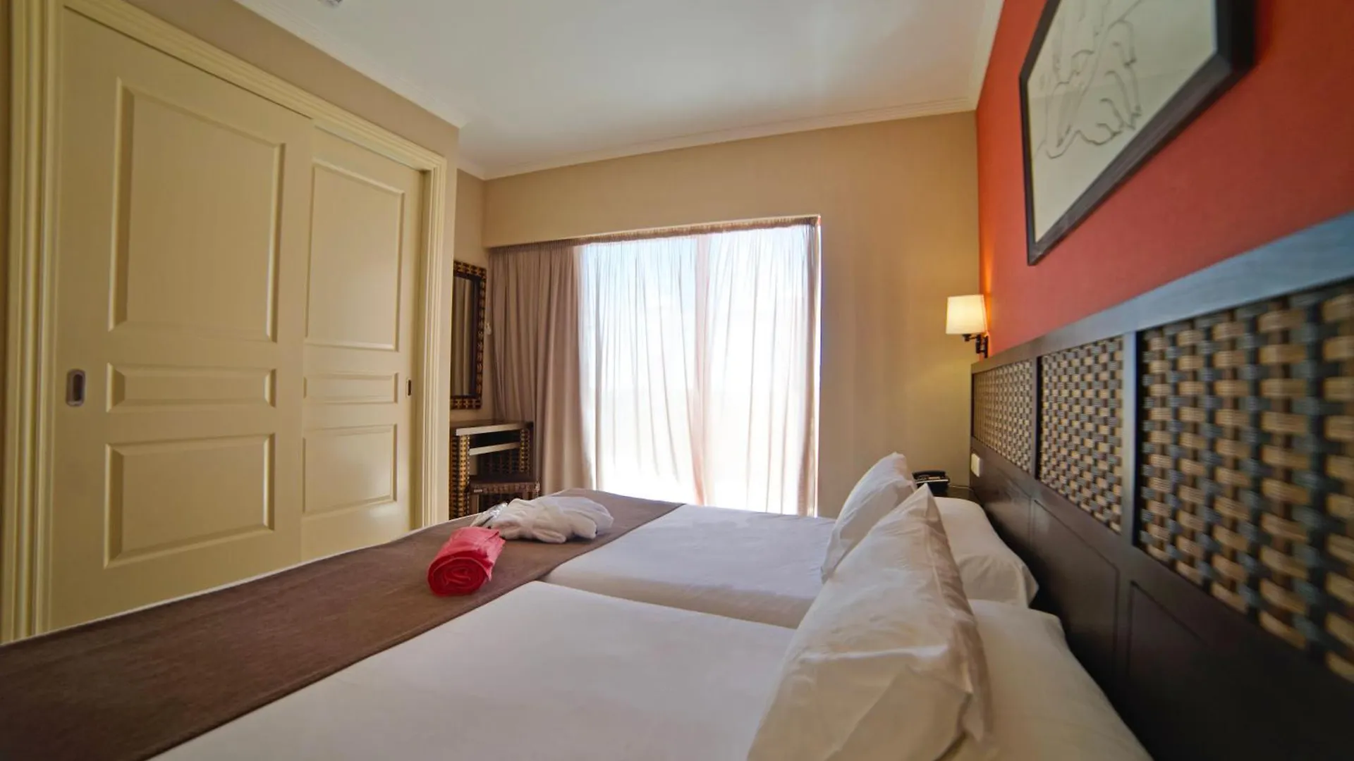 Hotel Holiday World Resort Benalmádena