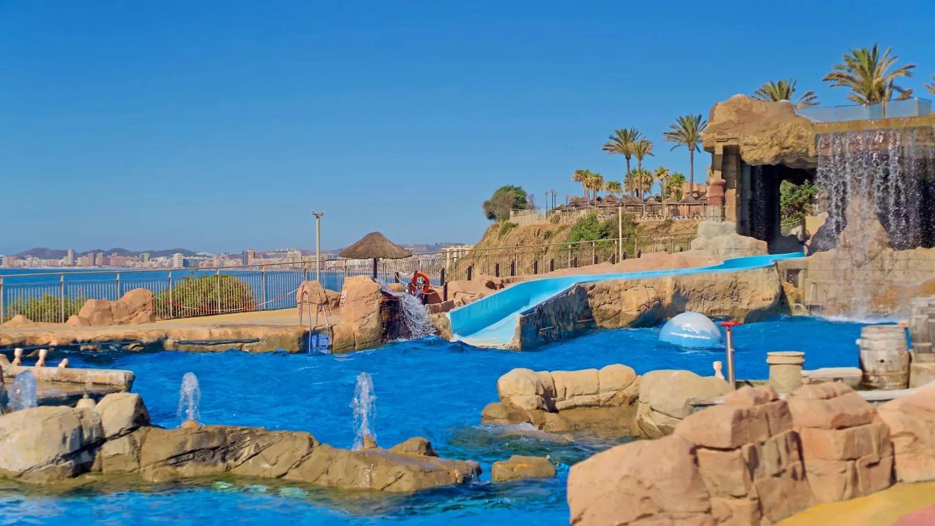 Holiday World Resort Benalmádena Hotel