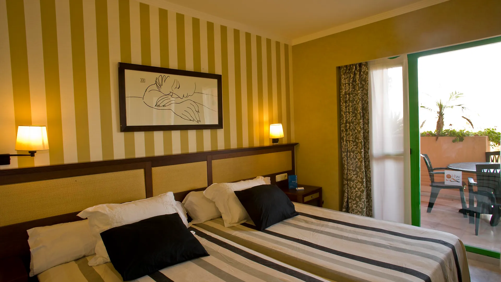 Holiday World Resort 베날마데나코스타 4*,  스페인