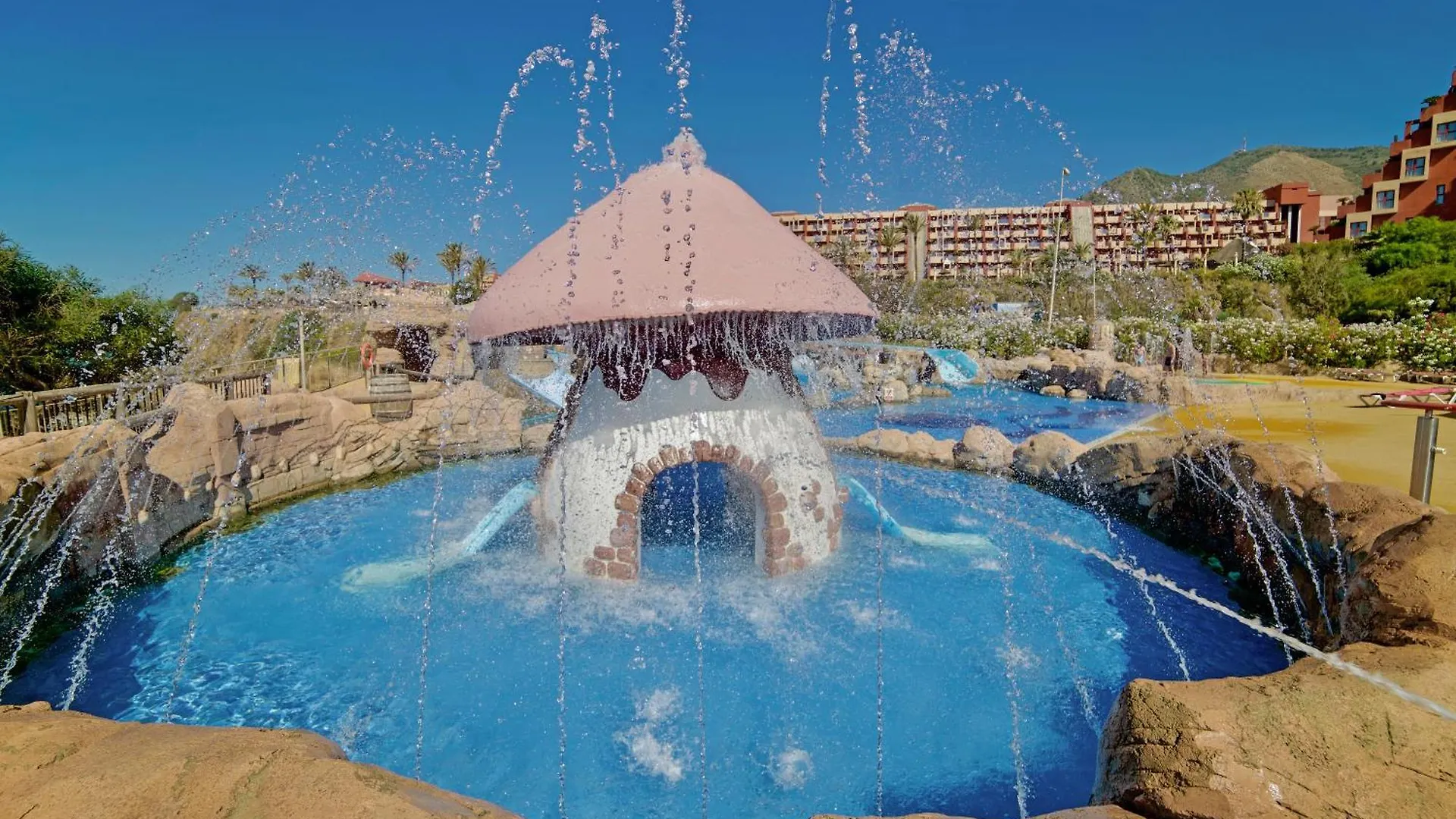 Otel Holiday World Resort Benalmádena